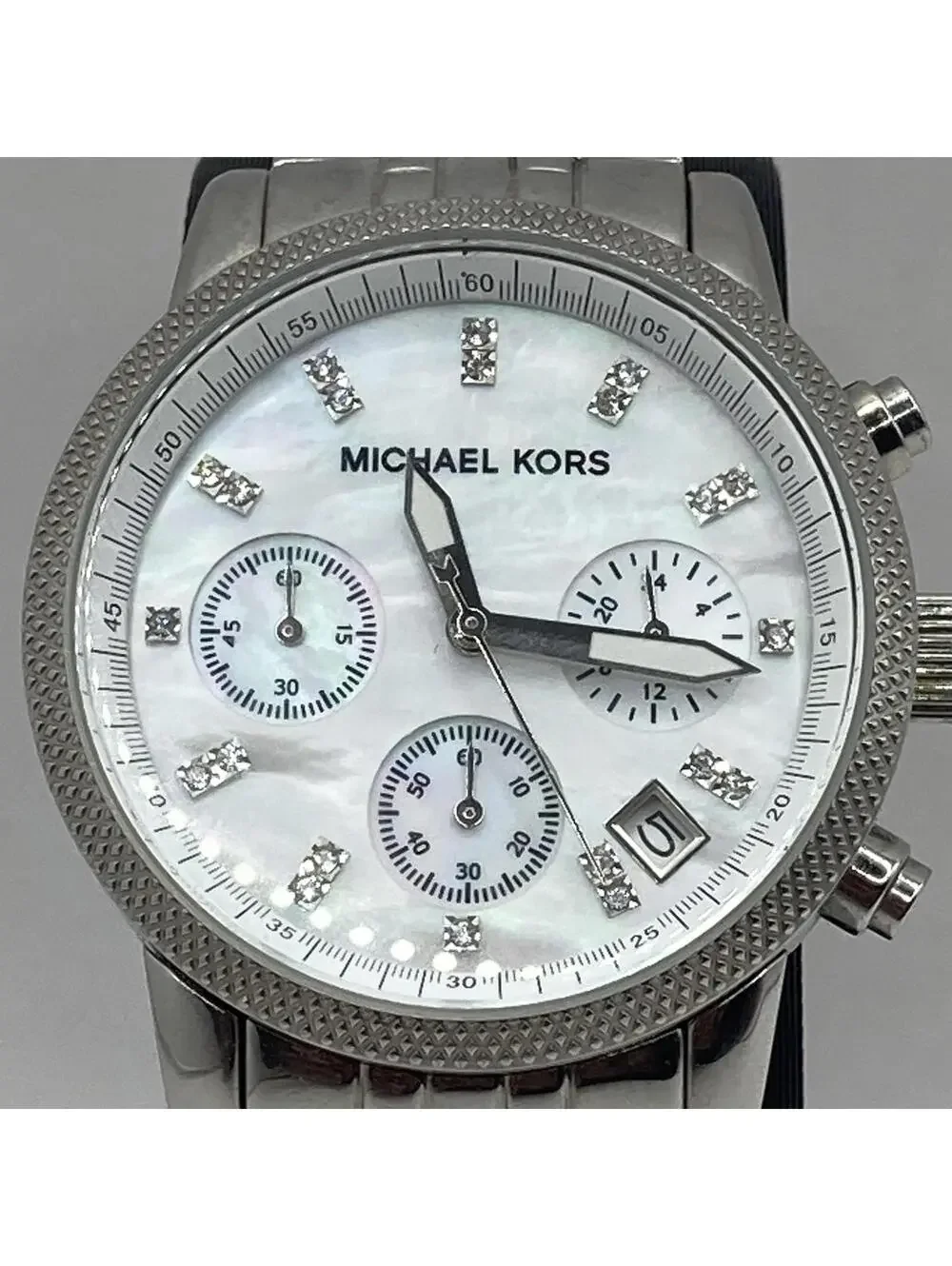 Women’s Michael Kors Ritz Mother Of Pearl Dial Chronograph Watch New Battery - Picture 3 of 9